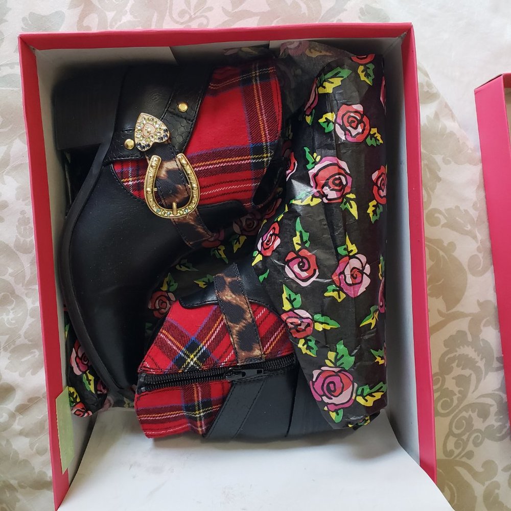 Booties - Picture 5 of 6